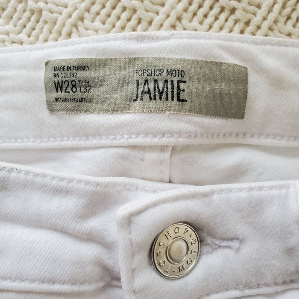 Topshop 'Jamie' Ripped Knee Skinny Jeans - size 28 in White. - Picture 12 of 14